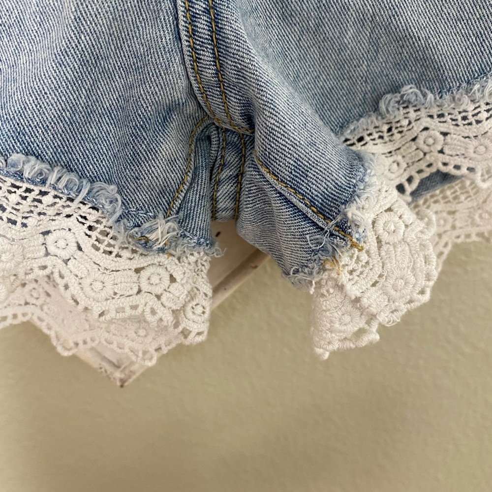 Free People  Distressed Jean Shorts 26 - Picture 3 of 8
